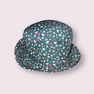 Women’s CTR Floral Patterned Bucket Hat‎ size medium